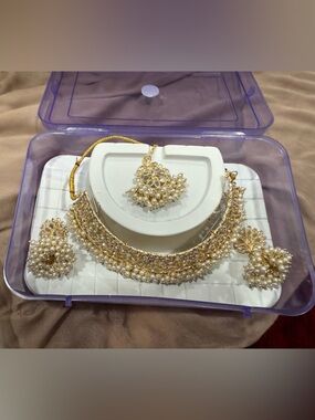Gold Pearl Bridal Maang Tikka Set